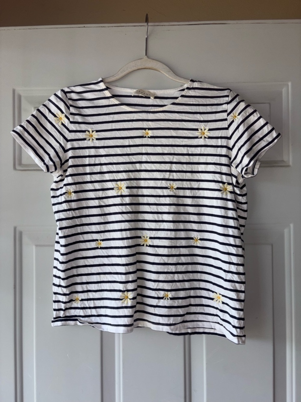 Sezane striped embroidered daisies top size XS